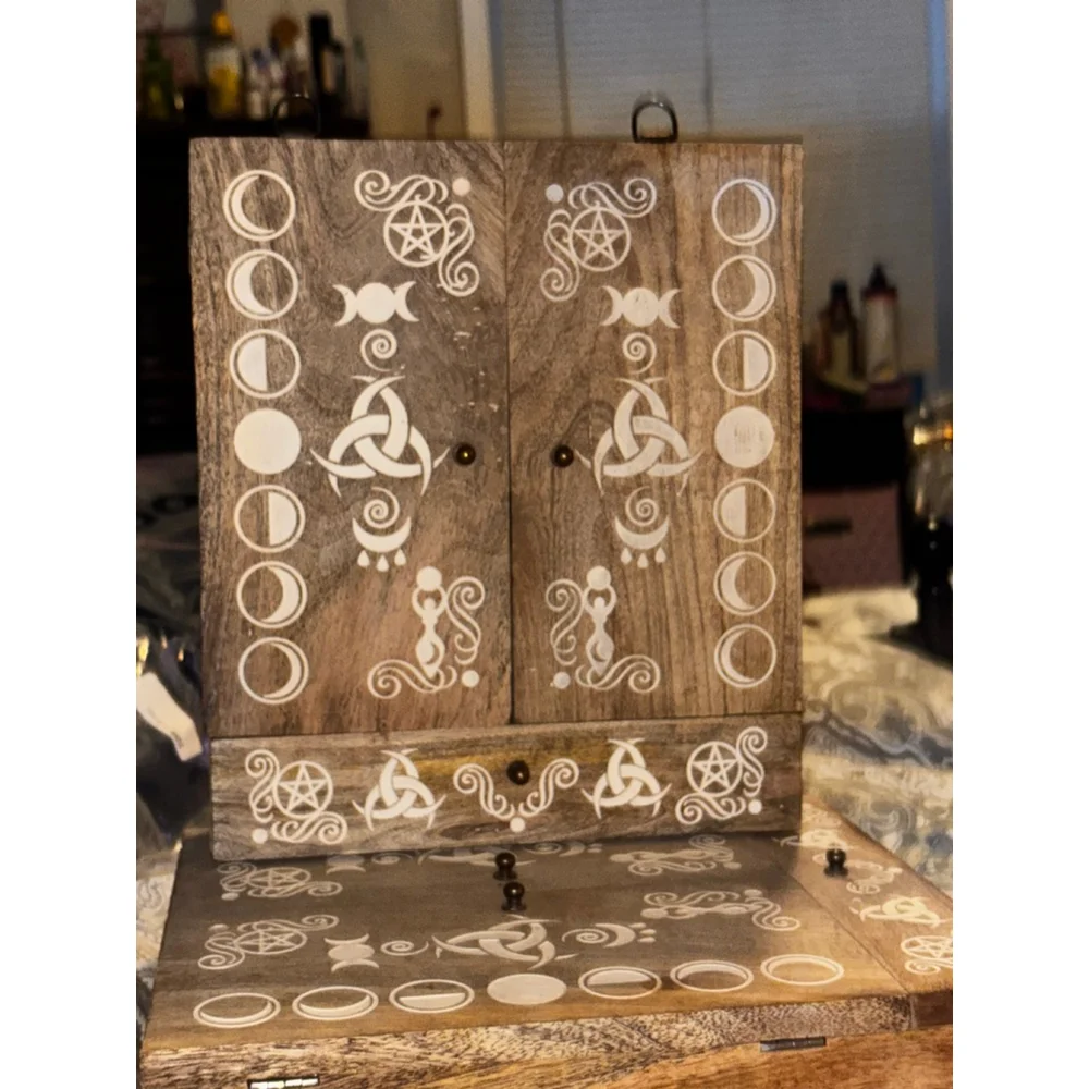 Brown & White Wooden Jewelry Organizer